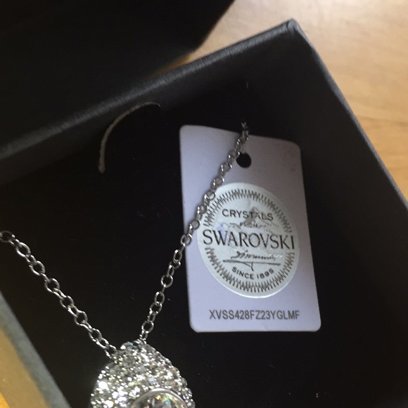 Beautiful Swarovski crystal new in box NEW - Picture 3 of 3